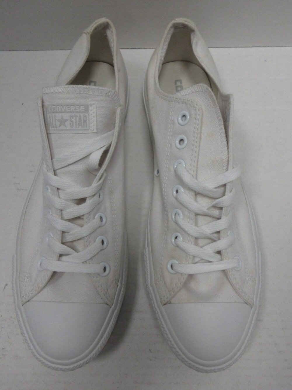 Converse Sneakers 10.5 Chuck Taylor All Star Low Top Canvas Unisex *
